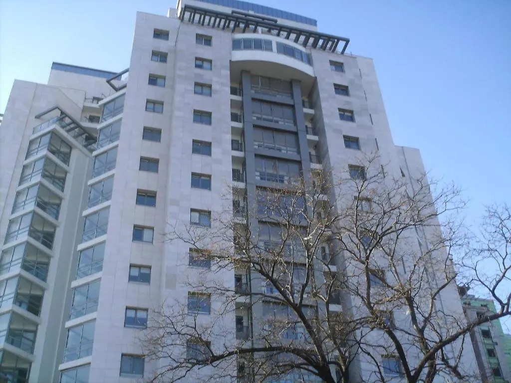 Sunrise Studio - Lake&Park View- Underground Parking Bucharest Apartment