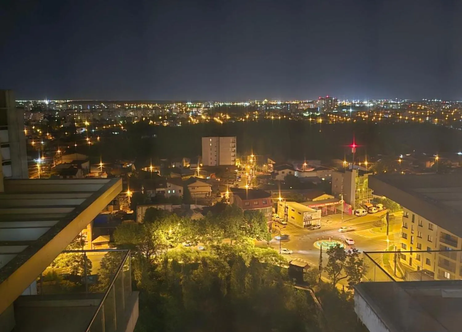 Sunrise Studio - Lake&Park View- Underground Parking Bucharest Romania