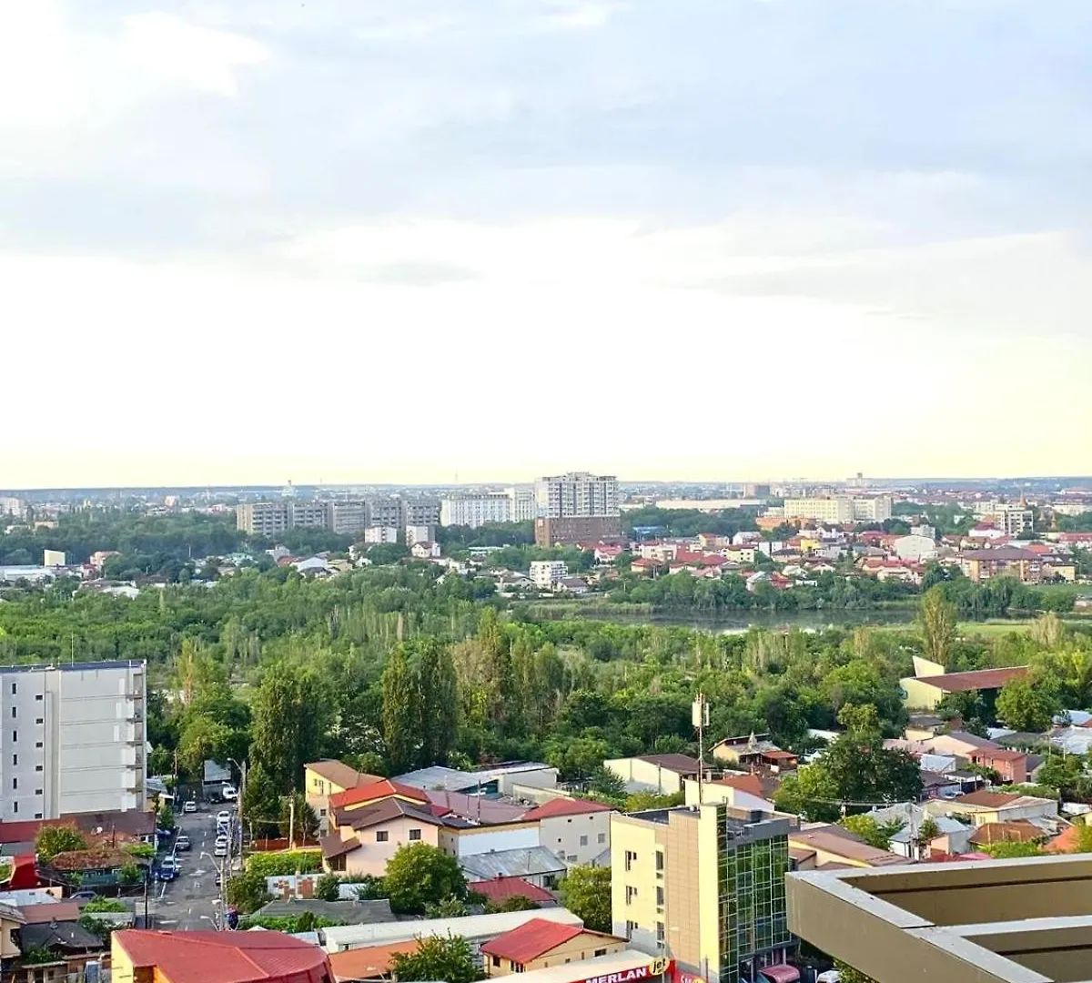 Sunrise Studio - Lake&Park View- Underground Parking Bucharest